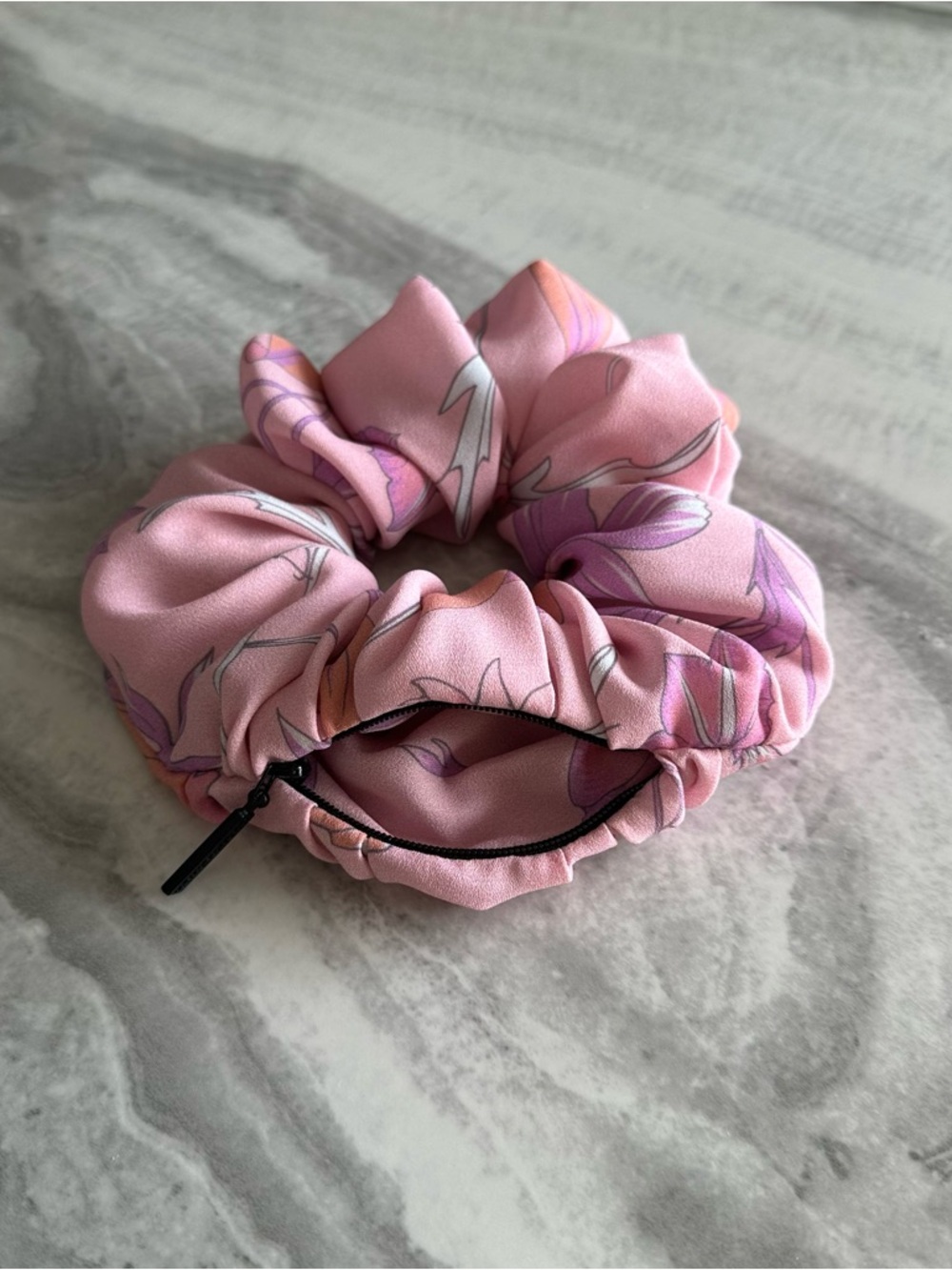 Balenciaga BB Logo Holli Floral Pink Scrunchie Silk & Brass - Picture 5 of 5